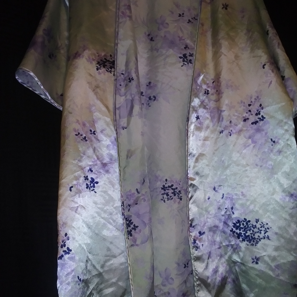 Victoria's Secret's nightgown wrap